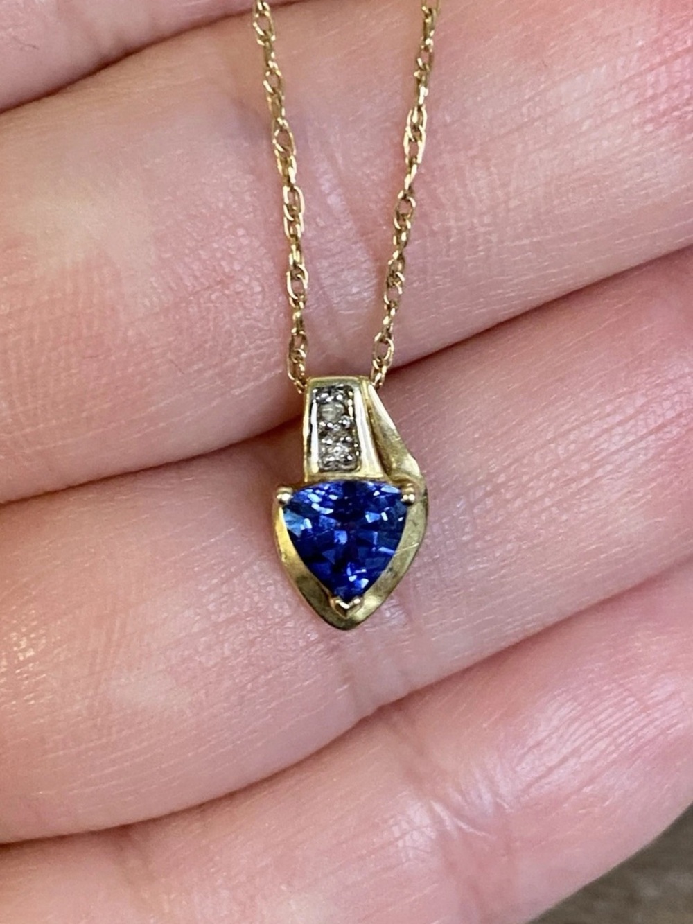 10k Gold Blue Stone Diamond Necklace 18”